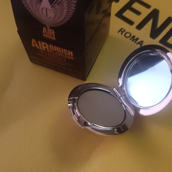 5 For $25 Charlotte Tilbury Airbrush Flawless Finish Perfecting Micro Powder - Picture 2 of 3